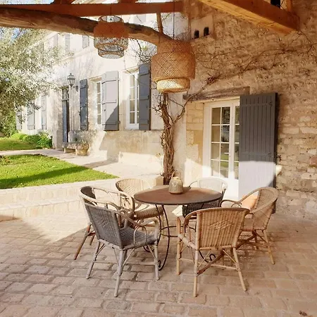 Vakantiehuis Logis De Graves, Maison Charentaise Familiale *