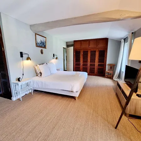Vakantiehuis Logis De Graves, Maison Charentaise Familiale *