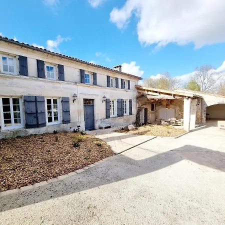 Logis De Graves, Maison Charentaise Familiale *