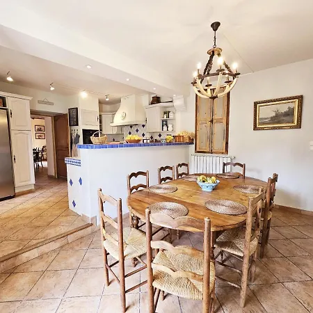 Logis De Graves, Maison Charentaise Familiale *